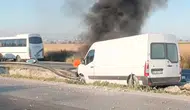 Tekirdağ'da aydınlatma direğine çarpan araç yandı : 1 yaralı