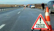 Sakarya Kocaali’de otomobil kanala düştü : 1 kişi yaralandı
