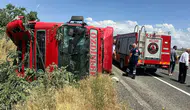 Elazığ’da tır devrildi : Sürücü yaralandı