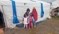 Eskişehir’de sağanak yağış mevsimlik işçilerin çadırlarını su bastı