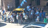 Bursa'da taksinin altında kalan genç avukat ağır yaralandı
