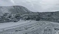 Van Tendürek Geçidi'nde dolu yağışı : Yollar beyaza büründü