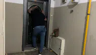 Samsun'da yangın çıkarıp kendisini eve kilitledi : Ekiplerin çabasına rağmen dışarı çıkmadı