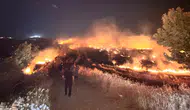 Hatay Kırıkhan'da anız yangını zeytinlik alana sıçradı
