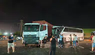 Hatay'da tır ile işçi servisinin çarpıştığı kazada 12 kişi yaralandı