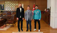 Rektör Ahmet Hamdi Topal, dünya ikincisi olan sporcuyu tebrik etti