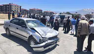 Erzincan'da kaza : Kamyonet ile otomobil çarpıştı