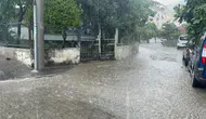 Muğla Marmaris'te sağanak yağış çilesi : Cadde ve sokaklar göle döndü