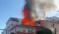 Bursa'da feci yangın : Çatıdan çıkan yangın iki binaya sıçradı