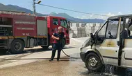 Hatay Hassa'da seyir halindeki otomobil yandı