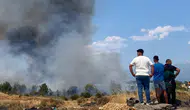 Antalya Aksu'daki orman yangını kontrol altına alındı : 10 hektar alan küle döndü