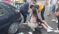 Manavgat'ta otomobille çarpışan motosikletli sürücü yaralandı