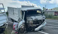 Elazığ'da 2 kamyonet çarpıştı, 2 kişi yaralandı
