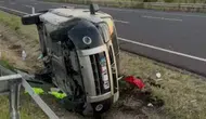 Ankara'da refüje çarpan otomobil takla attı : 2 yaralı