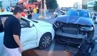 Ümraniye Dudullu'da kırmızı ışıkta geçen araç kazaya sebep oldu