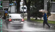 Ankara'da sağanak nedeniyle yolda çökme oldu