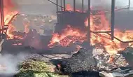 Kahramanmaraş'ta ahır yandı