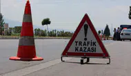 Kütahya'da iki otomobil çarpıştı : Çok sayıda yaralı var
