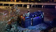 Bursa'da sıkıştırılan otomobil takla attı : 4 yaralı