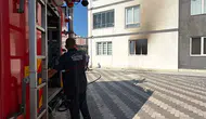 Kayseri Kocasinan'da yangın : 12 katlı binanın görevli dairesi yandı