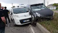 Kars'ta kaza : 2 yetişkin, 3 çocuk yaralandı