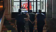 Aydın'da dolandırıcılık : Sahte altınla 3 teneke bal alan şahıs yakalandı