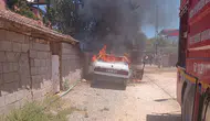 Hatay'da park halindeki araçta yangın çıktı