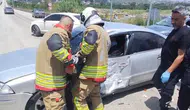 Hatay Defne'de kaza : Hafriyat kamyonu ile otomobil çarpıştı