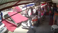 Antalya'nın Serik ilçesinde hortum : Şemsiyeler savruldu