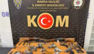 Manisa'da silah kaçakçılarına operasyon : Çok sayıda tabanca ele geçirildi