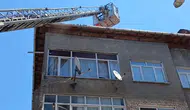 Sultangazi'de apartman çatısında yangın