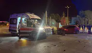 Erzincan'da kavşakta iki araç çarpıştı : 2 yaralı