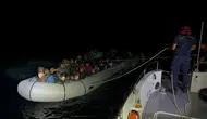 İzmir'in Çeşme ve Seferihisar ilçelerinde 65 düzensiz göçmen yakalandı