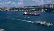 İstanbul Boğazı’nda gemi trafiği çift yönlü askıya alındı