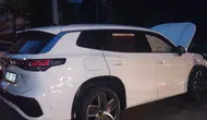 Kadıköy'de iki otomobil çarpıştı, 2 kişi yaralandı