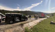 Çorum'da kayan kamyonun minibüse çarpması sonucu 5 kişi yaralandı