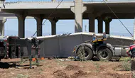 Diyarbakır'da devrilen 15 tonluk beton bloğun altında kalan 1 işçi öldü, 1 işçi ağır yaralandı