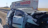Mardin'de otomobil refüje çarptı : 1 ölü, 2 yaralı