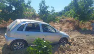 Bursa İnegöl'de kontrolden çıkan otomobil meyve bahçesin uçtu : 4 yaralı