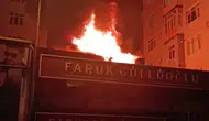 Bağcılar'da yangın : 2 katlı iş yeri alev alev