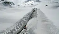 Van-Bahçesaray yolu 6 ay sonra ulaşıma açıldı