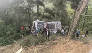 İzmir'de tarım işçilerini taşıyan midibüs devrildi : 22 kişi yaralandı