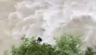 Artvin Şavşat'ta bir araç Çoruh Nehri'ne uçtu