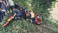 Balıkesir'de otomobil şarampole uçtu, 2 kişi yaralandı