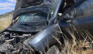 Kilis'te kontrolden çıkan otomobil şarampole devrildi : 2 yaralı