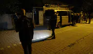 Malatya'da bir kişi iki oğluyla gittiği ev baskınında bıçaklandı