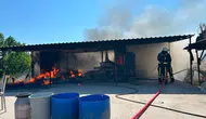Antalya'da besiciye ait konteyner alev alev yandı