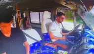 Adana'da kaza : Dolmuş şoförü uyudu, 7 kişi yaralanadı