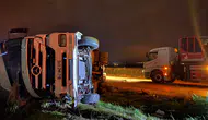 Afyonkarahisar'da mısır yüklü tır devrildi : 4 yaralı