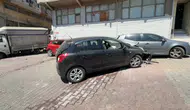 Kağıthane'de park halindeki otomobil yokuştan kaydı : 4 araç hasar gördü